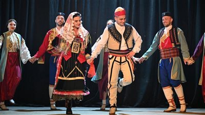 مهرجان أسوان.. تألق فرق مونتنيجرو وكازاخستان ولاتفيا والعريش بفلكلور مبهج 