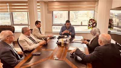 رئيس جهاز القاهرة الجديدة يلتقي مع عدد من سكان المدينة
