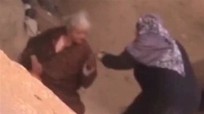 إخلاء سبيل المتهمة بضرب والدتها المسنة بالشرقية