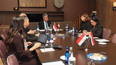 وزير السياحة والآثار يستهل لقاءاته المهنية بتركيا باجتماعات مع عدد من شركات الطيران 