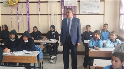 وكيل تعليم أبوتشت يتفقد الفصول مع بدء الفصل الدراسي الثاني 