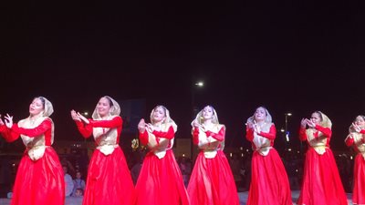 مهرجان أسوان.. عروض تونس وكازاخستان والفنون الشعبية المصرية تتألق في الدورة الـ13