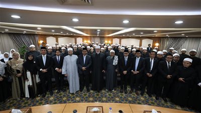 تخريج 45 معلِّمًا ومدير معهد بإندونيسيا من أكاديمية الأزهر العالمية لتدريب الأئمة