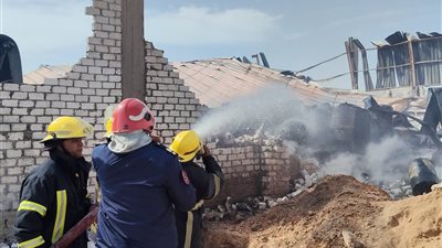 إندلاع حريق داخل مصنع تنر بالطريق الصحراوي بالبحيرة والحماية المدنية تنقذ الموقف