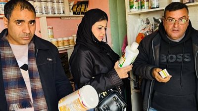 ضبط 1.5 طن مقرمشات وسوداني بدون فواتير خلال تموينية مكبرة بالبحيرة
