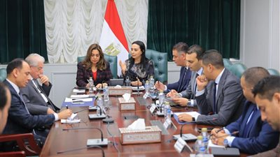 وزيرتا التضامن والتنمية المحلية تبحثان إقامة مهرجان موسع للحرف التراثية 