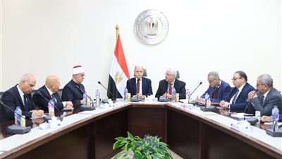 انطلاق أولى جلسات مجلس أمناء جامعة كفر الشيخ الأهلية بتشكيله الجديد