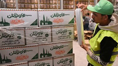 توزيع 40 ألف كرتونة مواد غذائية بالمنيا 