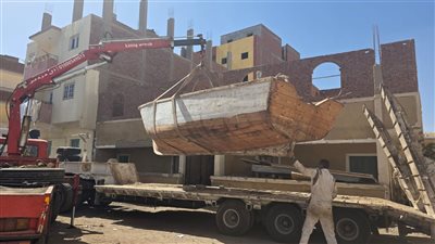  رفع عدد 4  مركب خشب إشغال بالطريق العام  وإيقاف أعمال انشائية جنوب الغردقة 