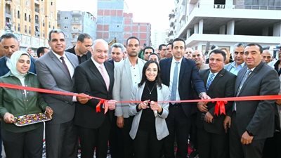  محافظ البحيرة تفتتح ثالث معارض 
