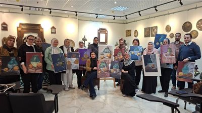 أساسيات رسم الطبيعة الصامتة في ثالث أيام الملتقى الثاني للفنون التشكيلية بقصر الإبداع