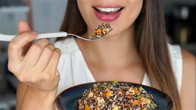 أطعمة لا غنى عنها تعزز طول العمر بين الرجال والنساء