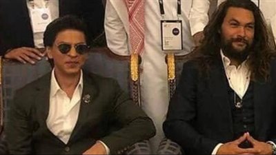  النجم الأميركي جيسون موموا يشيد بشاه روخ خان خلال الترويج لفيلمه