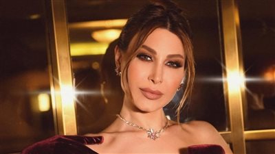يارا تشبه أميرات ديزني بالمخمل الجذاب