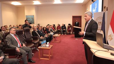  وزير السياحة يناقش الاستراتيجية الترويجية للوزارة للعام المالي 2026- 2027
