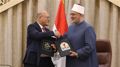 مفتي الجمهورية ورئيس جامعة سوهاج الأهلية يوقعان بروتوكول لتعزيز التعاون المشترك