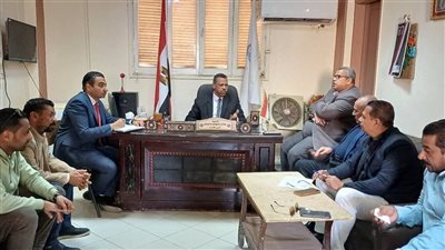  مدير عام تعليم أبوتشت يعقد اجتماعا مع أعضاء المتابعة