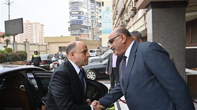 محافظ الغربية الجديد يصل ديوان عام المحافظة لبدء مهام منصبه