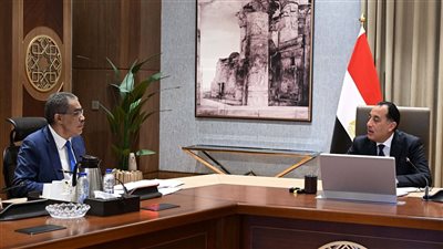 رئيس الوزراء يستعرض آليات تنفيذ التكليفات الرئاسية الخاصة بالإعلام والرأي العام