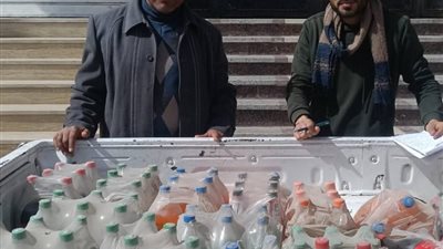 ضبط 120 زجاجة مياه غازية سعة 2 لتر و46 عبوة كريم كراميل منتهية الصلاحية بالبحيرة