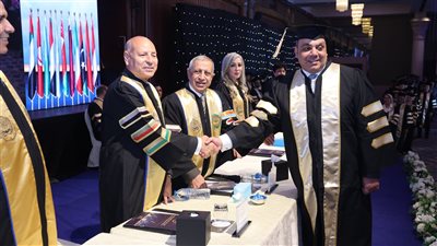 العلم في خدمة الدولة.. رئيس حي الزاوية الحمراء نموذج لقيادات تبني الجمهورية بالإدارة والمعرفة