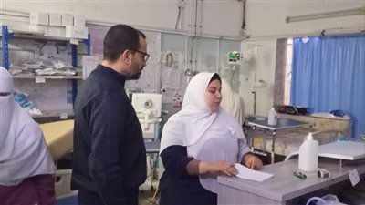 مدير الطب العلاجى بالفيوم يفاجيء المستشفى العام 