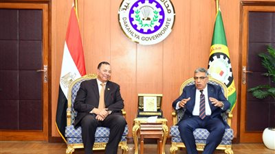 محافظ الدقهلية يستقبل رئيس جامعة المنصورة الجديدة للتهنئة بتجديد الثقة 