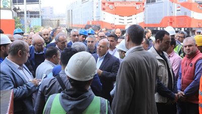 وزير النقل يجري جولة تفقدية هامة بورش صيانة السكك الحديدية في أبو غاطس والفرز 