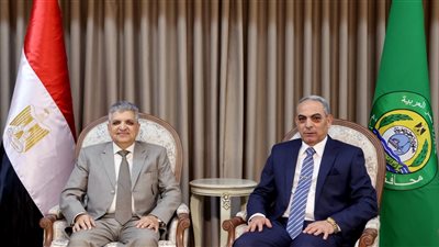  رئيس هيئة قناة السويس ورئيس جامعة القناة  يهنئون محافظ الإسماعيلية الجديد بتكليفه