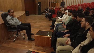 لقاء رئيس جامعة بورسعيد والطلاب الوافدين 