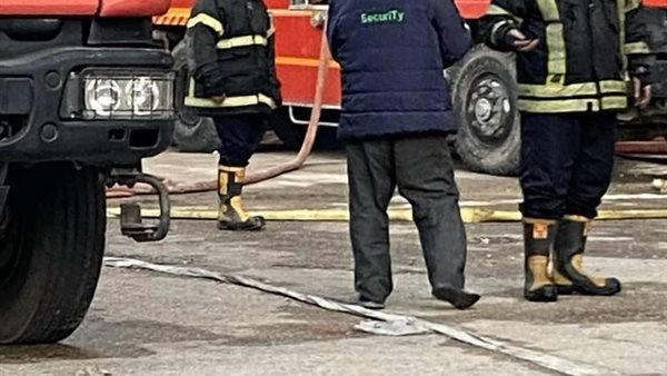 الحماية المدنية تسيطر على حريق بـ "مخزن خردة" في القليوبية