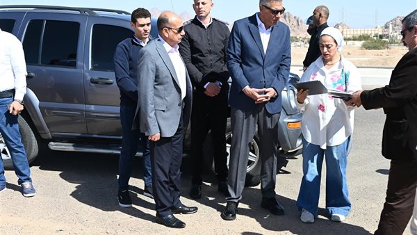 محافظ جنوب سيناء يتفقد منطقة الرويسات بشرم الشيخ