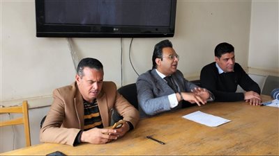 اجتماعًا موسعًا بصحة سوهاج للمنافسة على جائزة التميز الحكومي