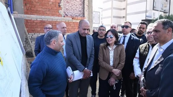 وزيرة الإسكان تتفقد مشروع سكن مصر بمدينة الشروق