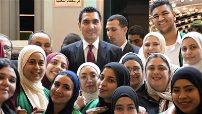 وزير الرياضة يشارك الصائمين الافطار بإحدى الخيم الرمضانية لـ مؤسسة مصر الخير