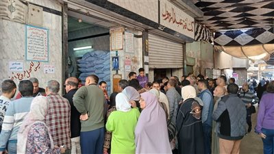 زحام كبير للفوز بكيلو 