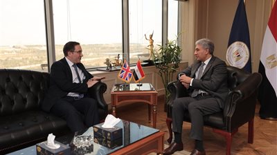  وزير السياحة  يبحث مع سفير المملكة المتحدة بالقاهرة سبل تعزيز التعاون المشترك