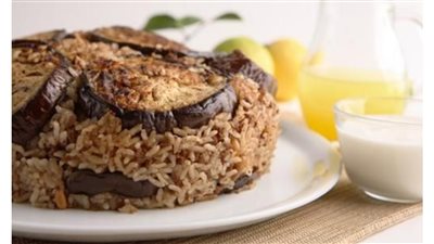 طريقة عمل مقلوبة الباذنجان باللحم.. طبق تقليدي شهي 