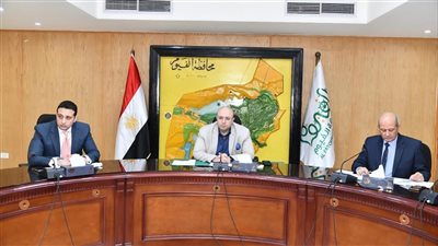 محافظ الفيوم يقرر إحالة المقصرين والمتقاعسين بملفات التقنين والتصالح للتحقيق