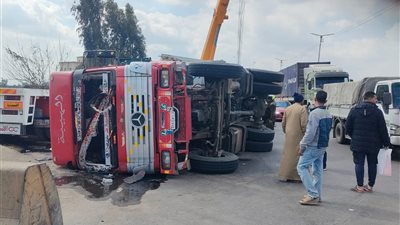 محافظ الدقهلية يؤكد سرعة الاستجابة لحالات الطوارئ ورفع سيارة نقل بطريق أجا المنصورة