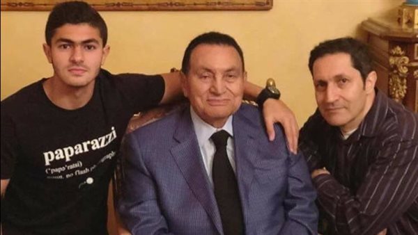 عاجل.. علاء حسني مبارك يحيي ذكرى وفاة والده السادسة برسالة خاصة