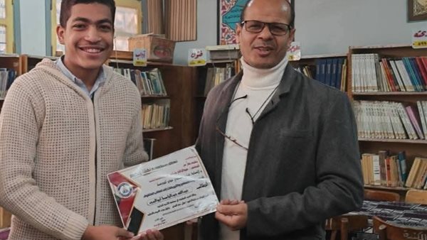 عبدالله يحصل على المركز الأول في مسابقة التحدث باللغة العربية الفصحى بقنا