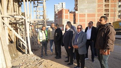 رئيس مياه البحيرة يتفقد مشروع إحلال وتجديد خط طرد نظير المراكبية بكفر الدوار 