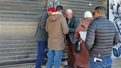 غلق وتشميع 40 محلًا ومنشأة غير مرخصة وتنبيه 50 منشأة بسرعة توفيق أوضاعها بالبحيرة