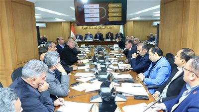 محافظ الجيزة يترأس المجلس التنفيذي ويشدد على تسريع وتيرة العمل لتحسين الخدمات