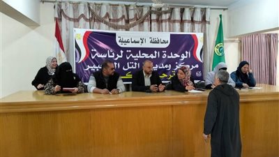 محافظ الإسماعيلية يستقبل المواطنين في أول لقاء لخدمة المواطنين
