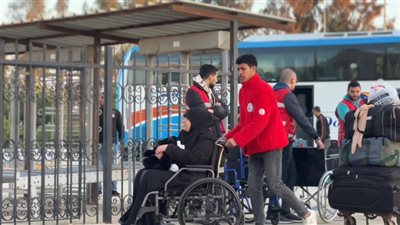 الهلال الأحمر المصري يدفع قافلة «زاد العزة» 147 بحمولة 6,240 طنًا من المساعدات