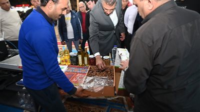 محافظ جنوب سيناء يتفقد معرض «أهلًا رمضان» بشرم الشيخ