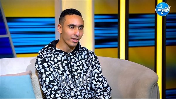 بطل من ذوي الهمم يكشف كواليس غنائه أمام الرئيس السيسي