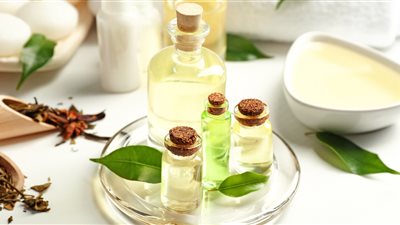 زيت شجرة الشاي للبشرة الدهنية.. فوائد مضادة للبكتيريا